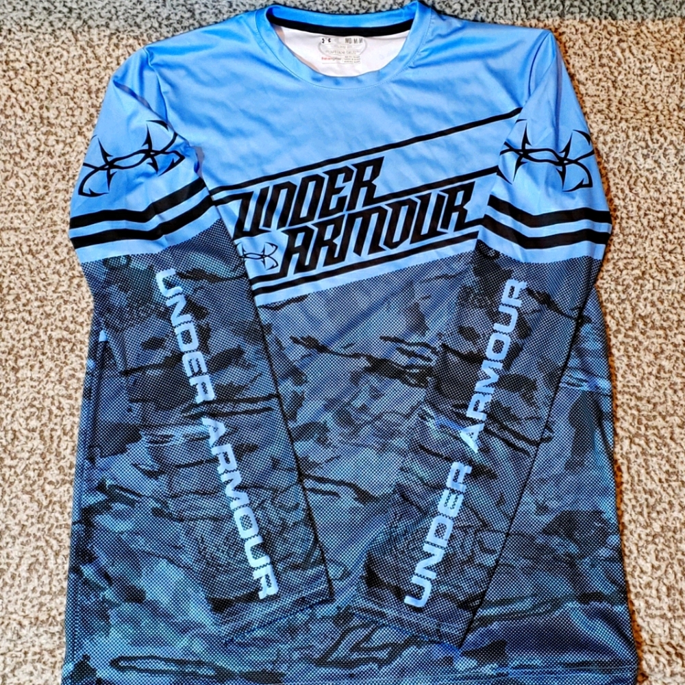 Under Armour Loose Heat Gear Long Sleeved